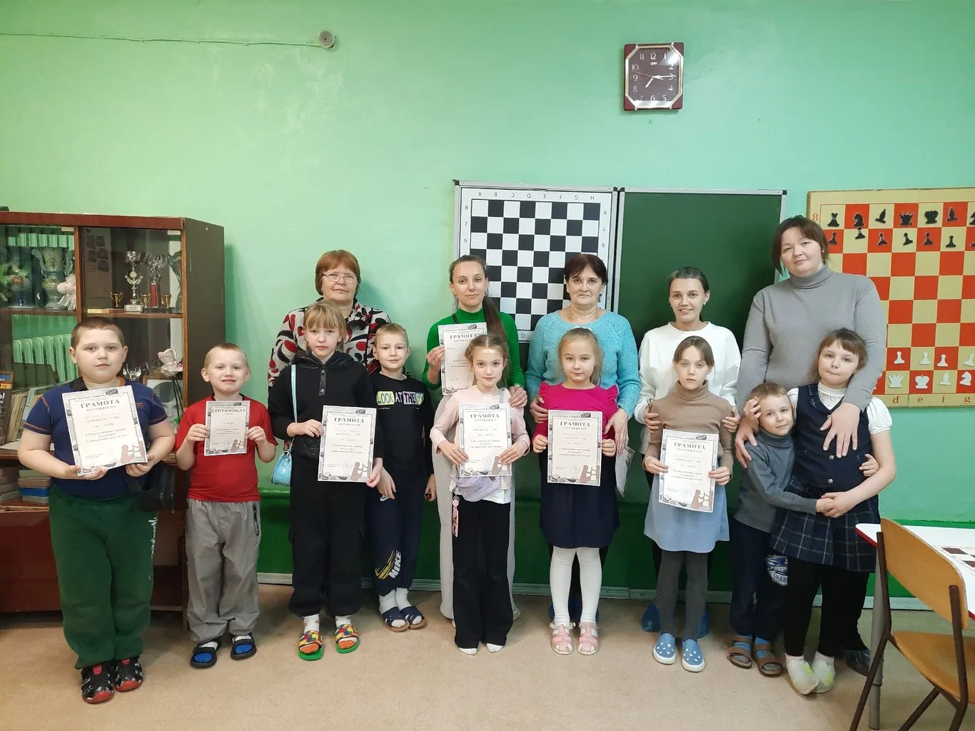 21.11.2025 г. МАУ ДО "ДЮЦ" МО В-Тагил Муниципальный турнир по шашкам среди семейных команд, посвящённый Дню матери