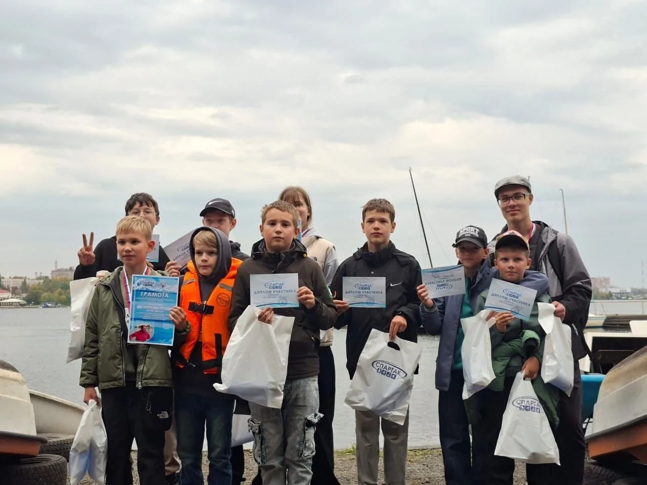 21 сентября спортсмены яхт - клуба "Алые паруса" впервые приняли участие в выездных соревнованиях по парусному спорту памяти П.Е. Тюрина "Закрытие летнего сезона" г. Нижний Тагил
