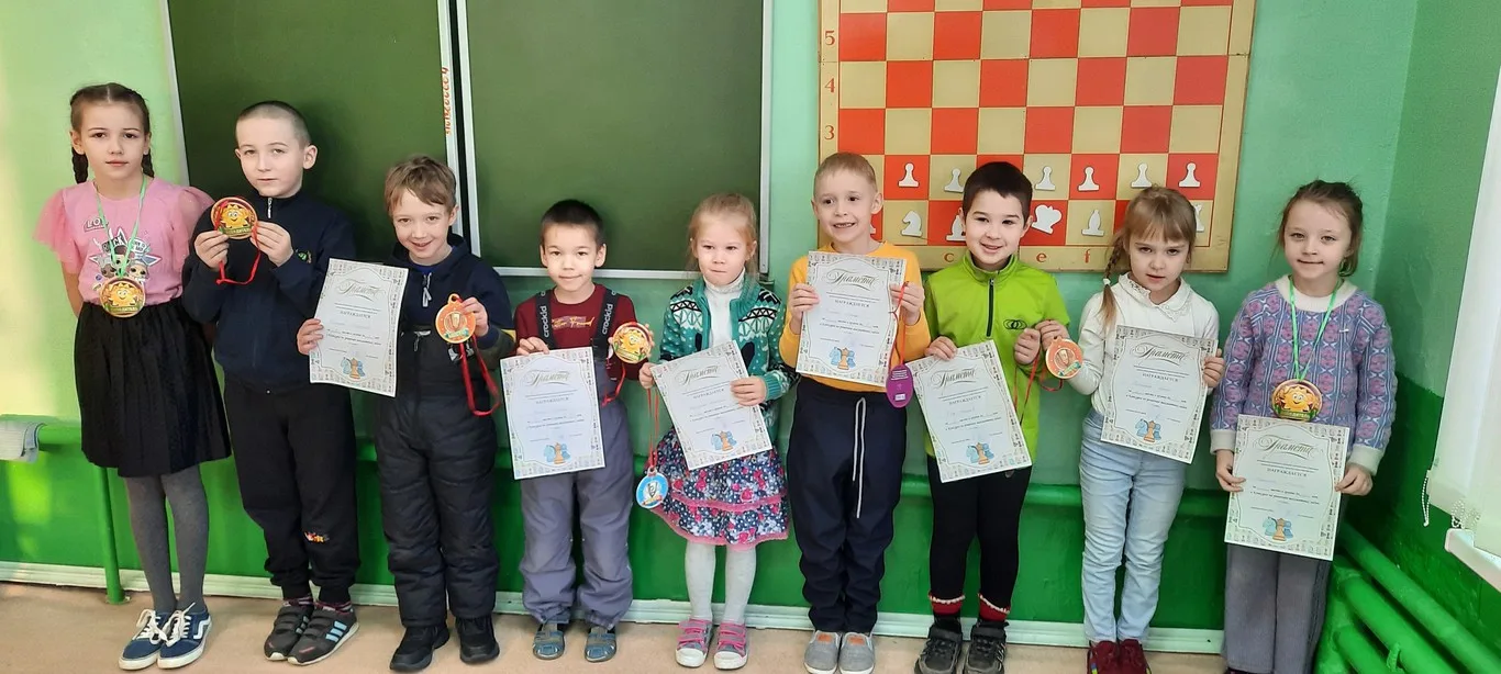 ​17.12.2022 г. МАУ ДО ДЮЦ В- Тагил  Конкурс по решению шахматных задач "Мат в 1 ход" среди начинающих