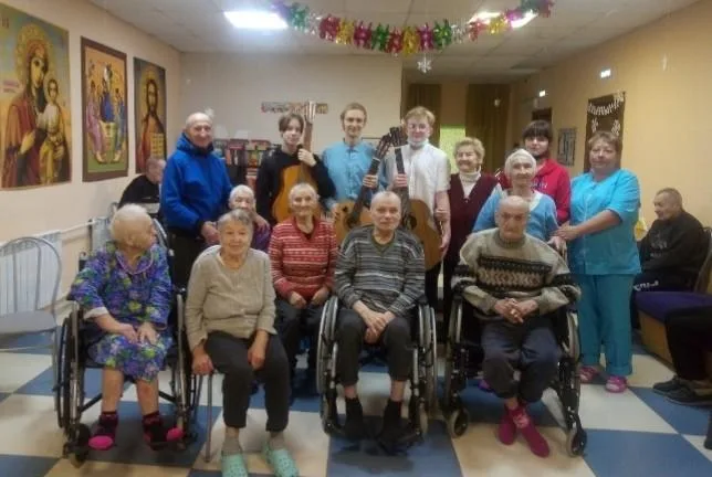 ​4 Декабря ученики кружка "Обучение игре на гитаре" приняли участие в областной добровольческой акции «10000 добрых дел в один день»